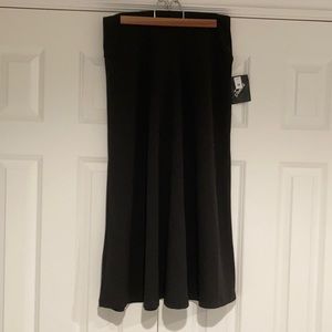 32” Black Skirt